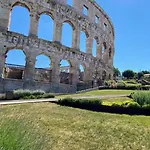 Pula Central Apartments Daire