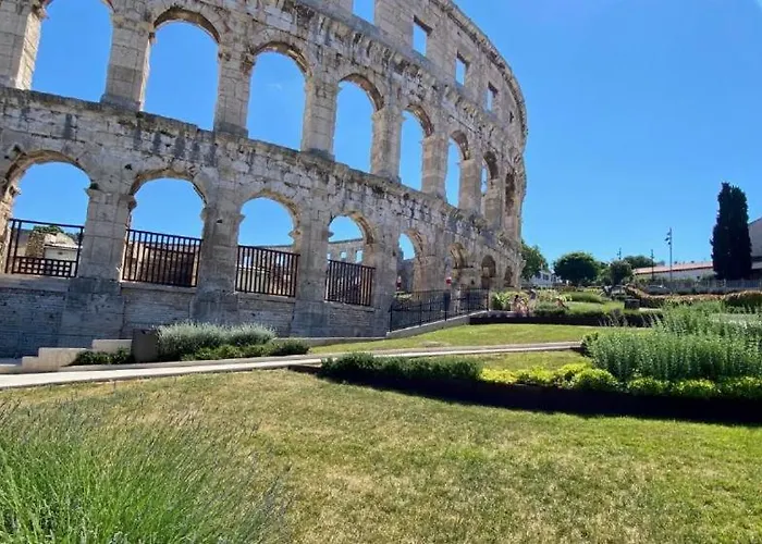 Pula Central Apartments Apartman