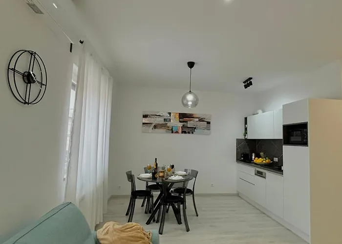 아파트 Pula Central Apartments 풀라